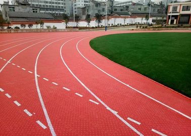 Chiny Przeciwdrobnoustrojowa, zdrowa nawierzchnia do biegania z elastycznymi poduszkami fabryka