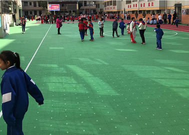 Chiny Odporność na nacisk, odporność na uderzenia, blokujące sportowe podłogi dla wielu sądów sportowych fabryka
