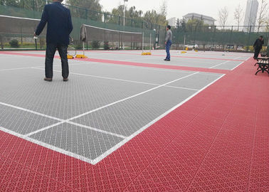 Wytrzymały bezpieczny badminton sportowy podłogowy Międzynarodowy standard dla uniwersytetu